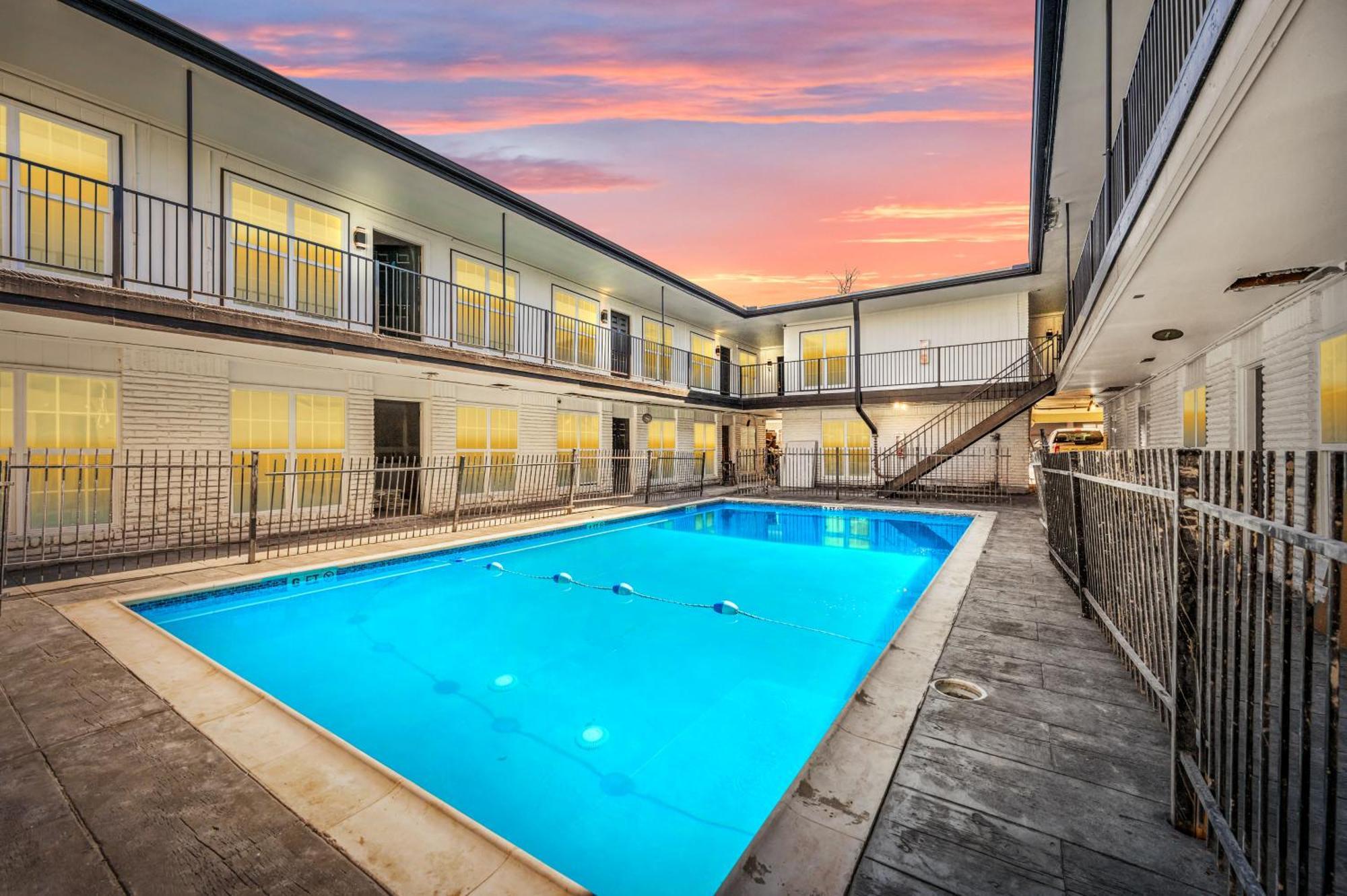 Comfortable 2Br Apt In Vibrant Houston Heights Екстер'єр фото