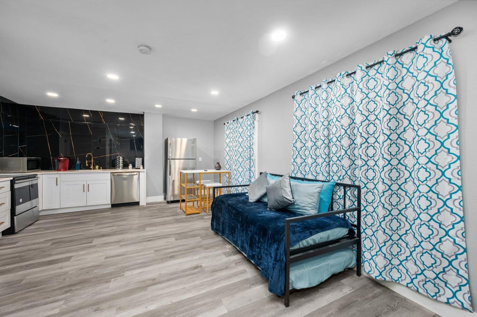 Comfortable 2Br Apt In Vibrant Houston Heights Екстер'єр фото